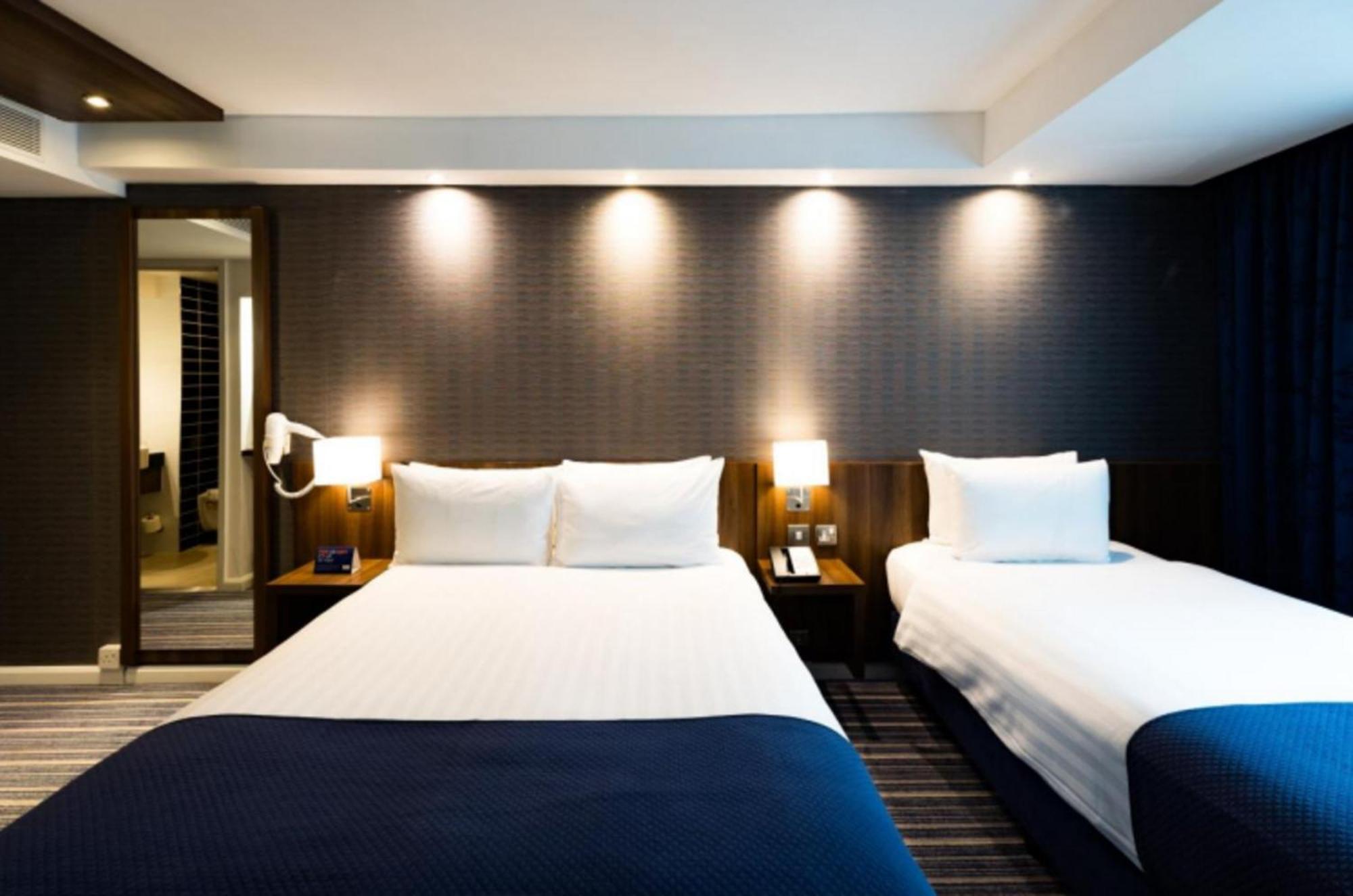 Hotel Express London Heathrow T5 By Ihg 3*